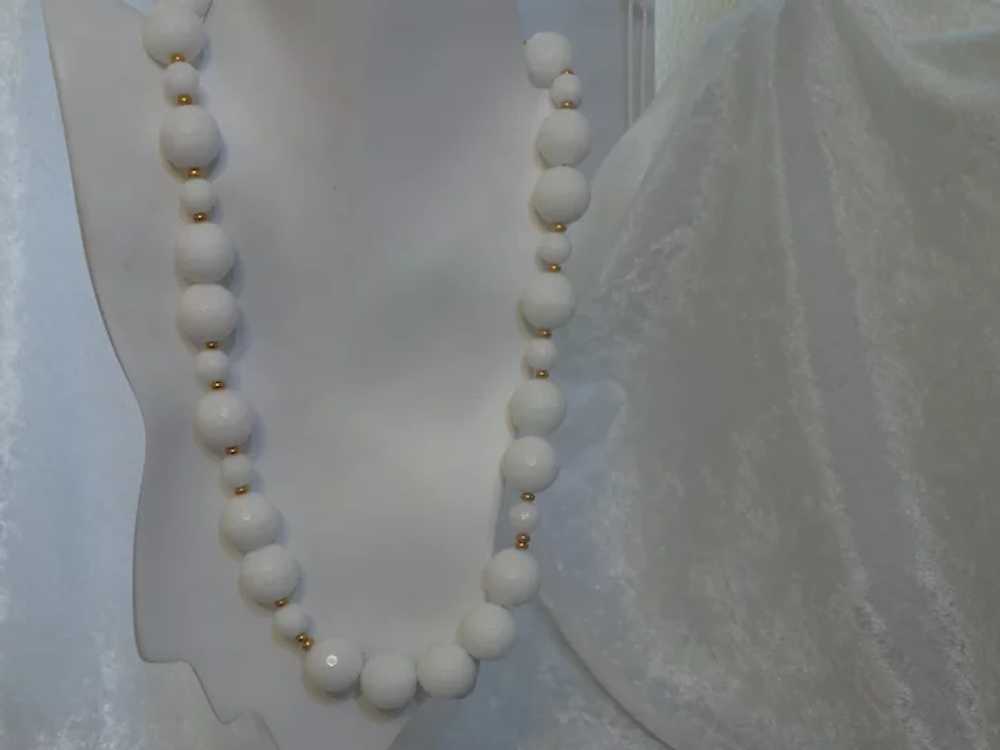 White Faceted Milk Glass Necklace with Gold Plate… - image 6