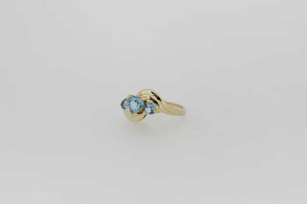 14k Yellow Gold Ribbed Bypass Blue Topaz Heart Th… - image 2