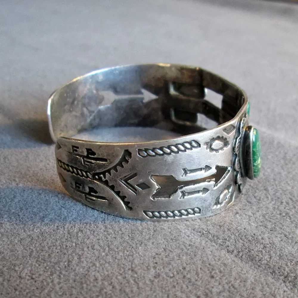 Native American Hand-Wrought Silver Cuff with Thr… - image 2