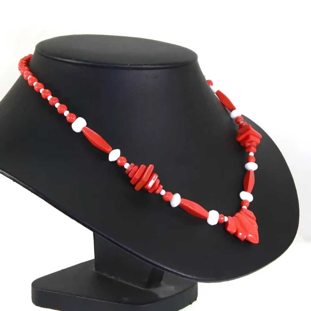 Art Deco Coral and White Glass Necklace - image 3