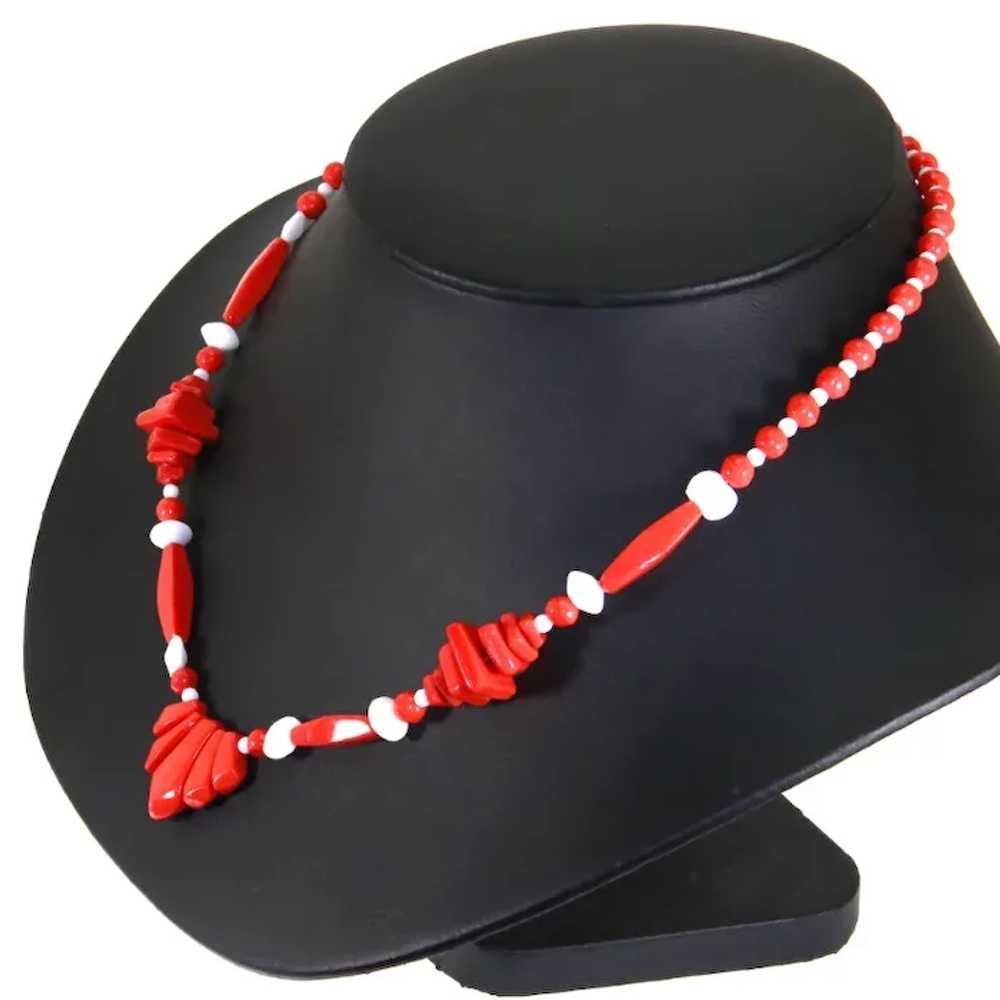 Art Deco Coral and White Glass Necklace - image 4