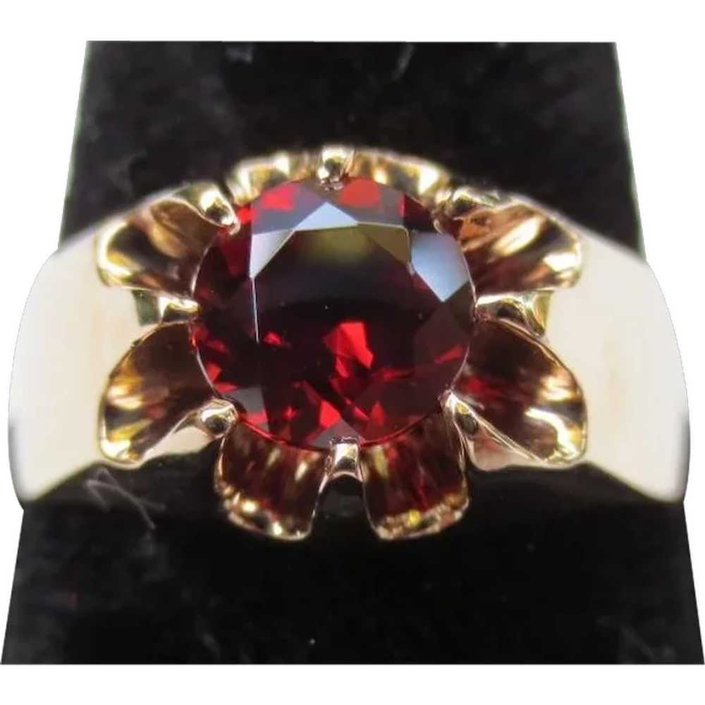 Striking 10k Gold Garnet Claw Set Vintage Ring - image 1