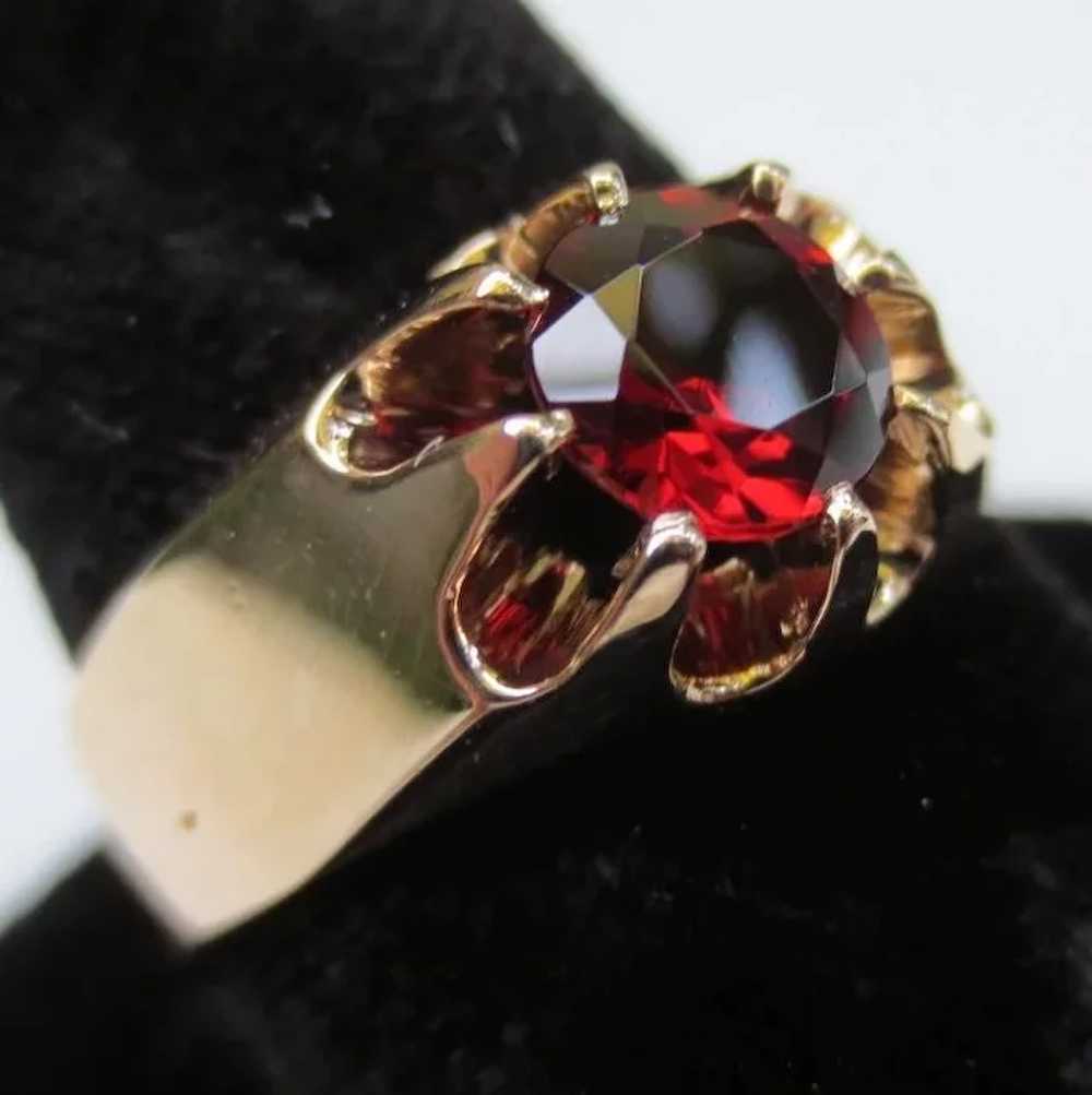 Striking 10k Gold Garnet Claw Set Vintage Ring - image 2