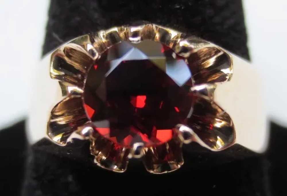 Striking 10k Gold Garnet Claw Set Vintage Ring - image 3