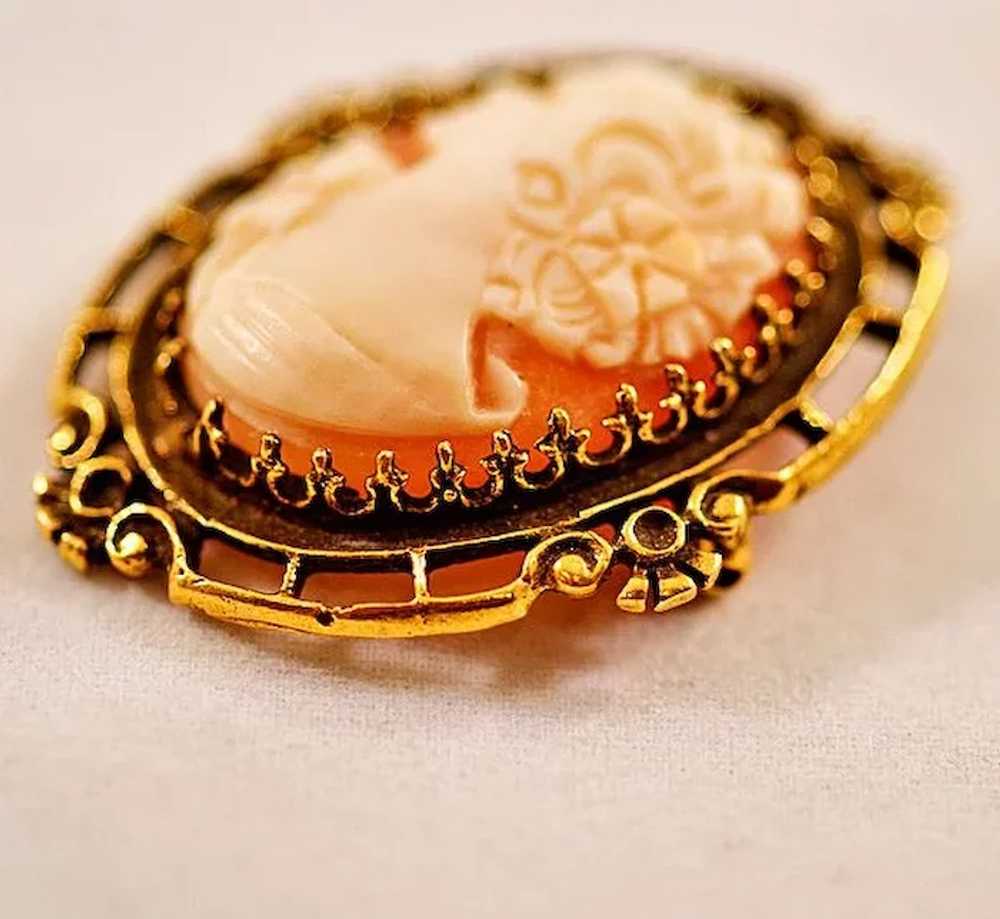 Antique 14 Karat Gold Cameo Brooch Pendant - image 2