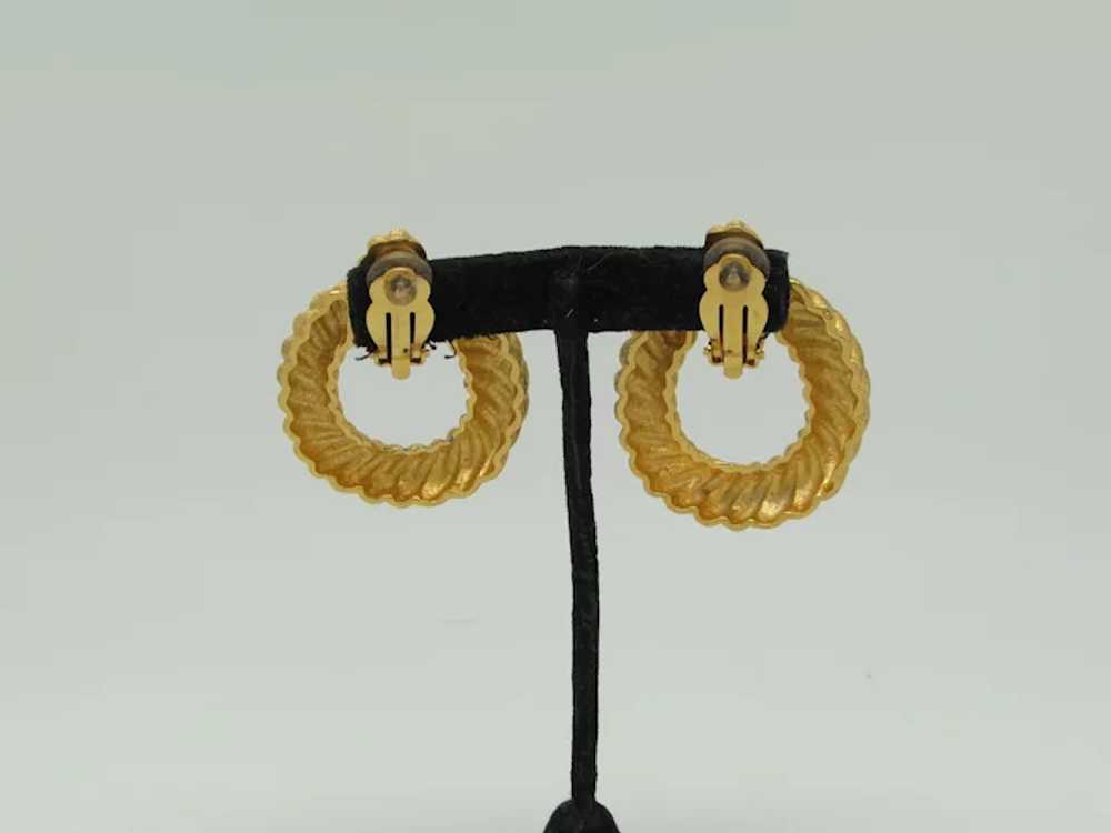 Scalloped Metal Door-Knocker Earrings - image 3