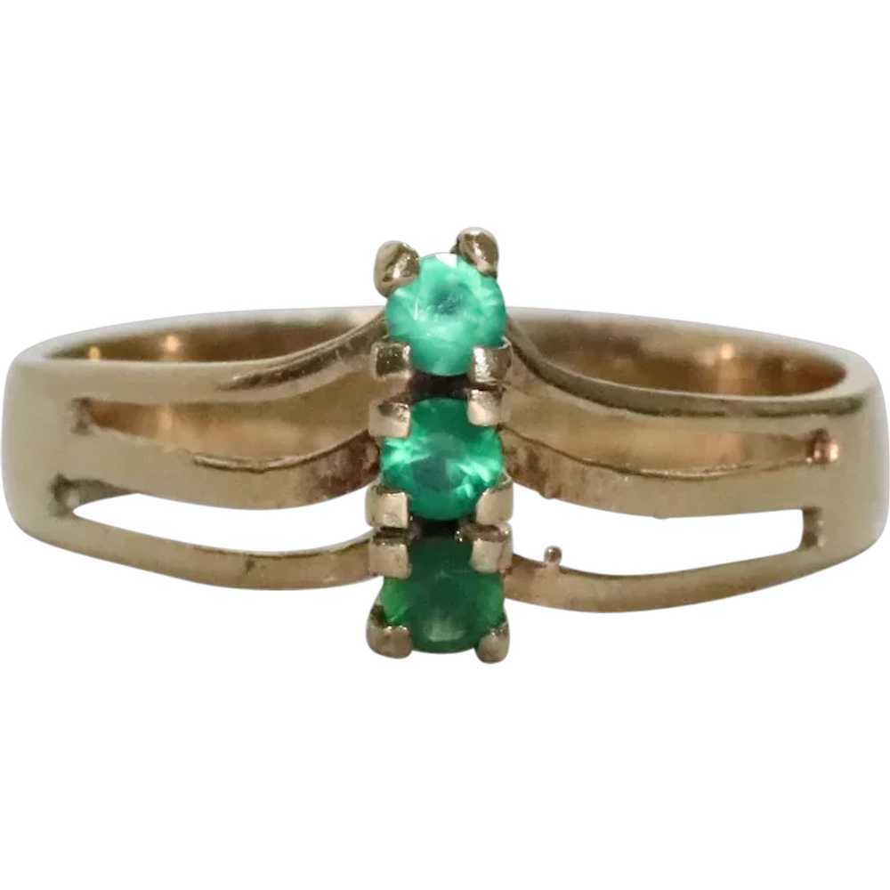 14 KT Yellow Gold Emerald Ring - image 1