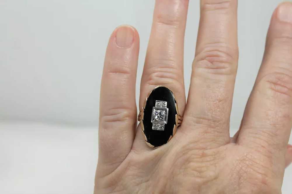 Fabulous Onyx and 1/3 ct Center Diamond Ring, 14 … - image 6