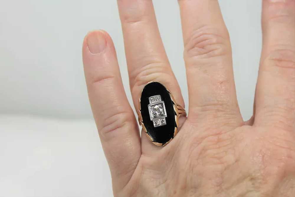 Fabulous Onyx and 1/3 ct Center Diamond Ring, 14 … - image 7