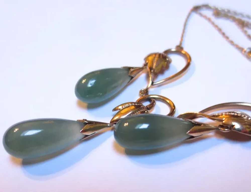 Lovely Vintage Jade Drop 14K Gold Necklace - image 10