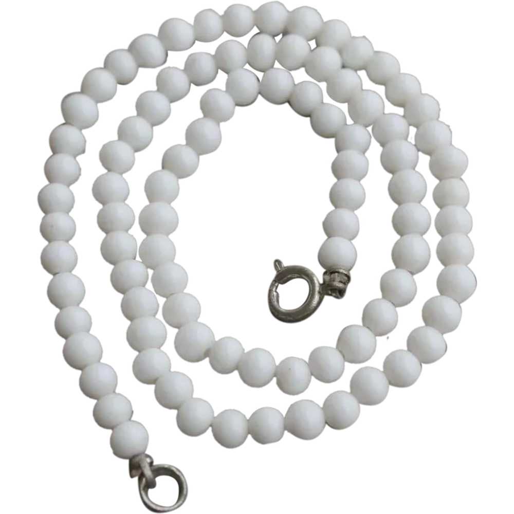 1950s White Opaque Glass Bead Necklace - image 1