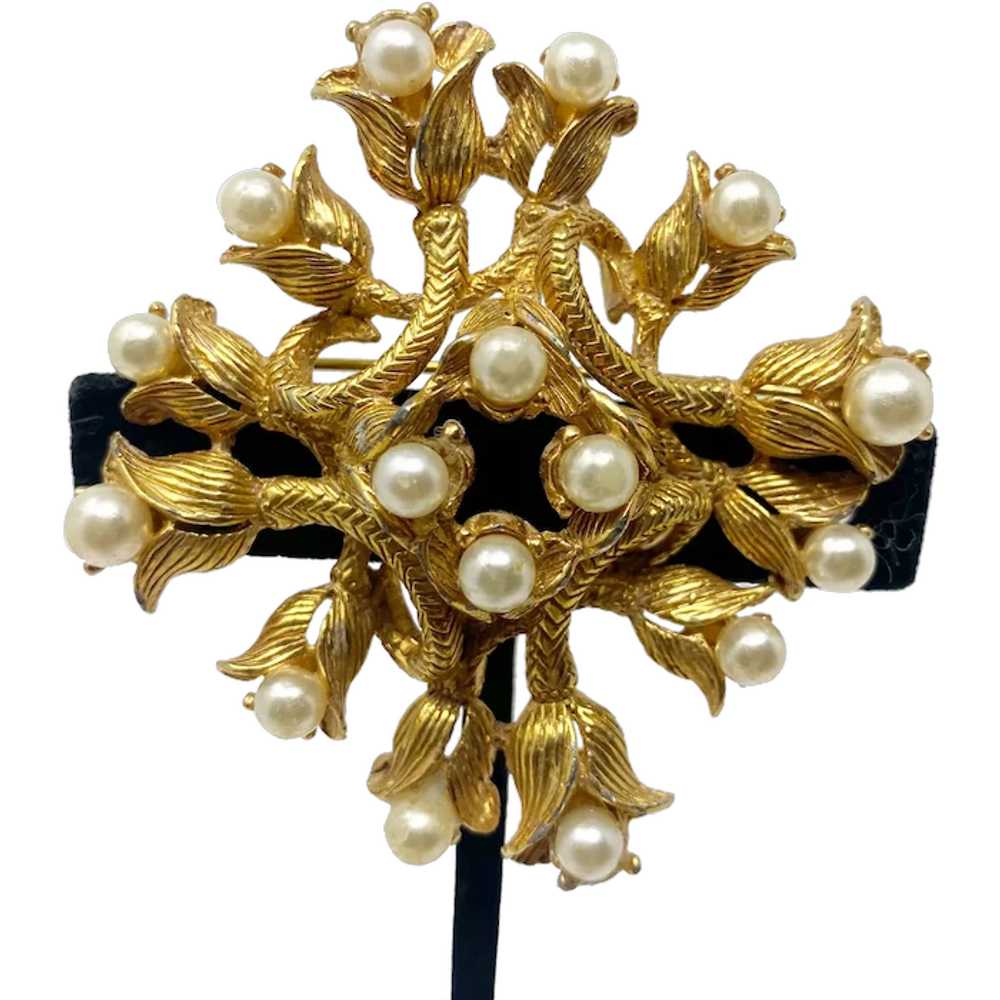 484 Vintage Hobé gold and pearl floral brooch - image 1