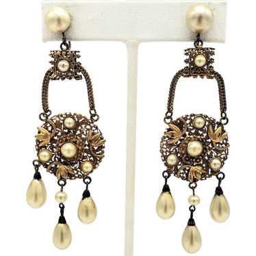 PRETTY Pearl Drop Earrings - image 1