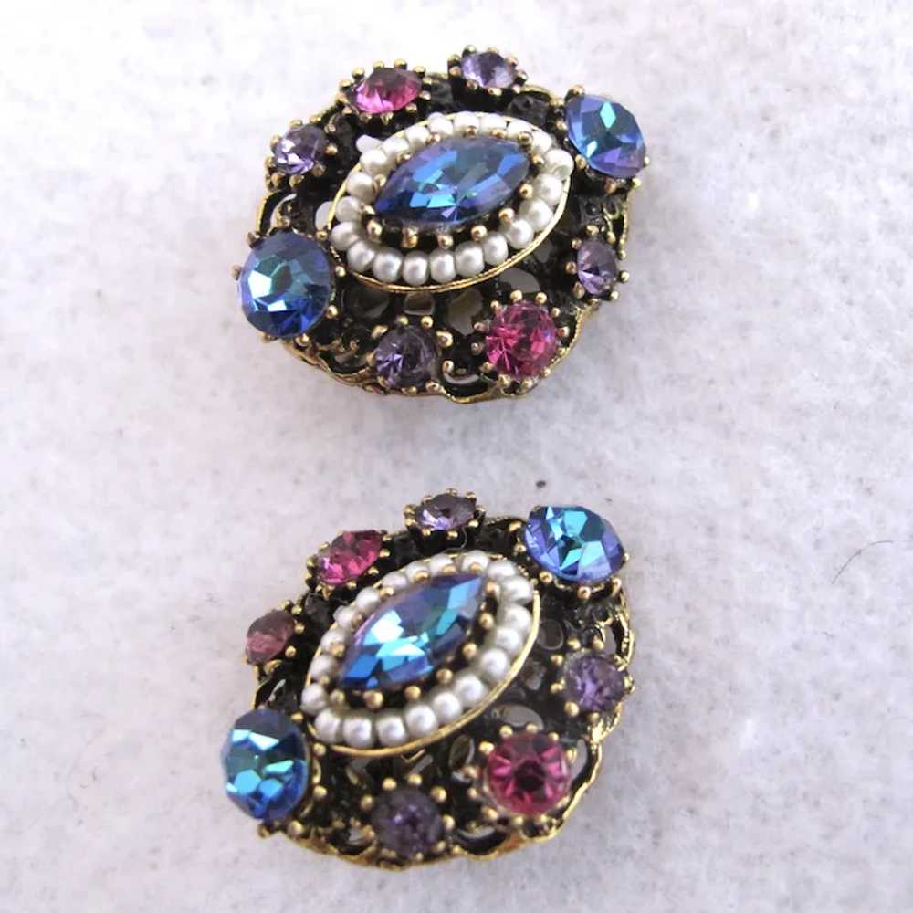 Vintage Weiss Antiqued Metal Rhinestone Clip Earr… - image 3