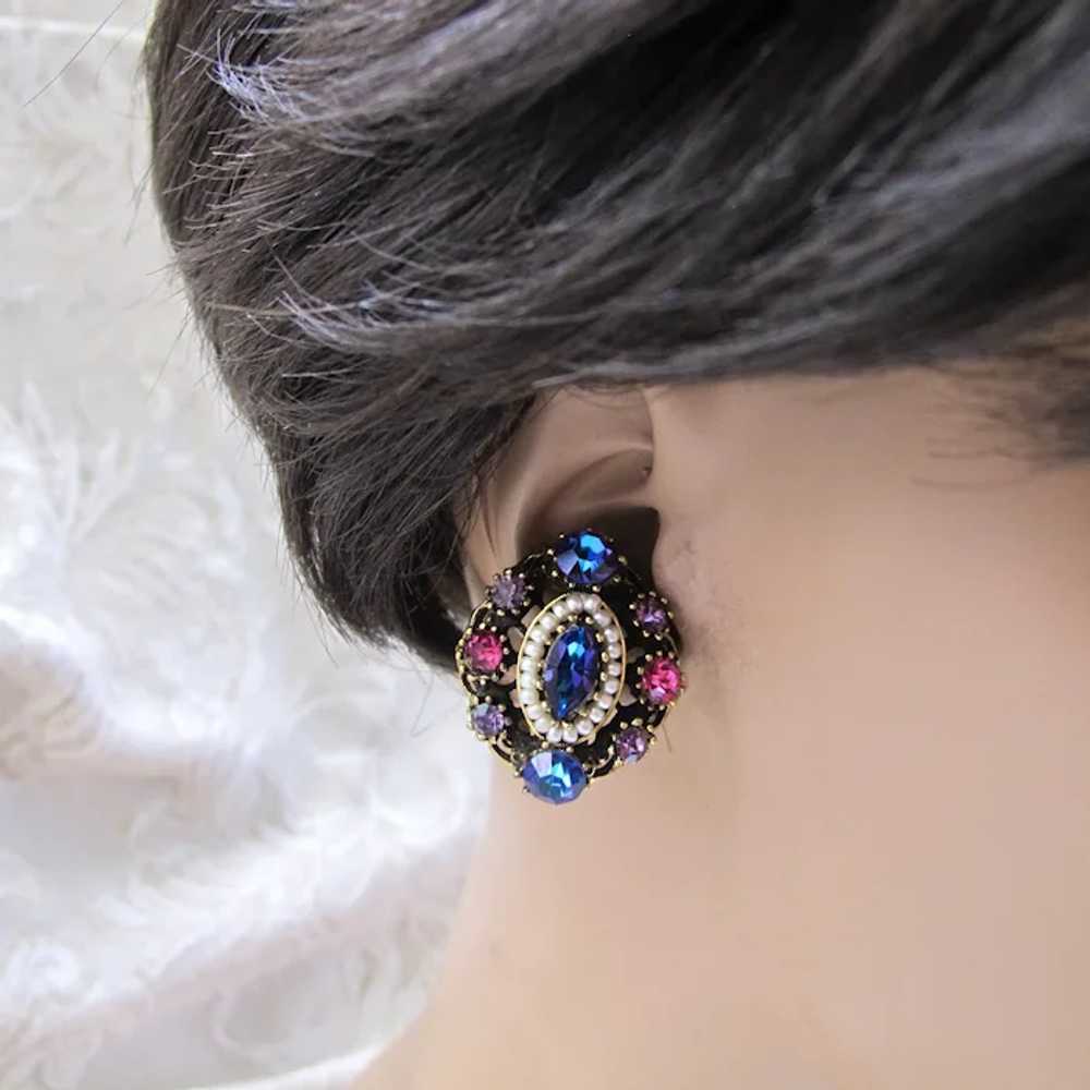 Vintage Weiss Antiqued Metal Rhinestone Clip Earr… - image 4