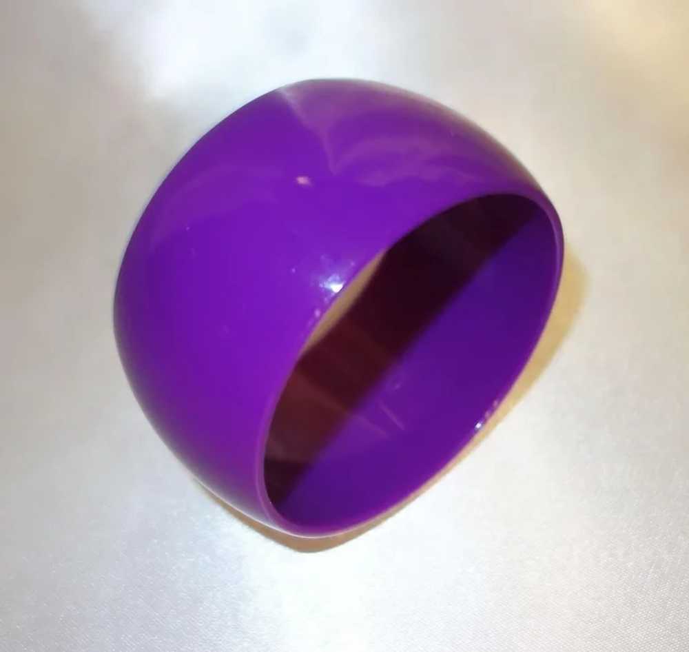 Vintage Wide Purple Lucite Bangle Bracelet - image 2
