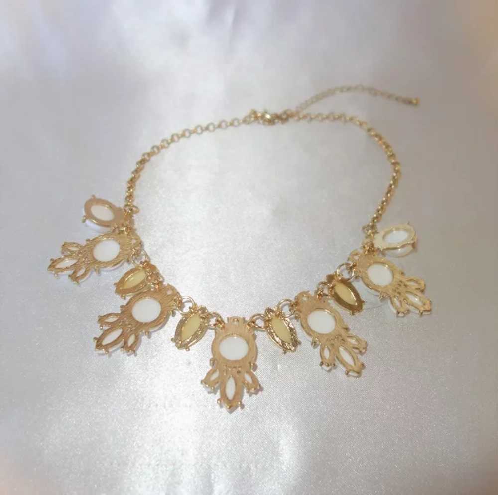 Vintage White and Pale Yellow Beaded Necklace and… - image 3