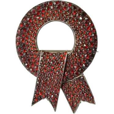 An early 20th century Bohemian garnet 'ribbon' pi… - image 1