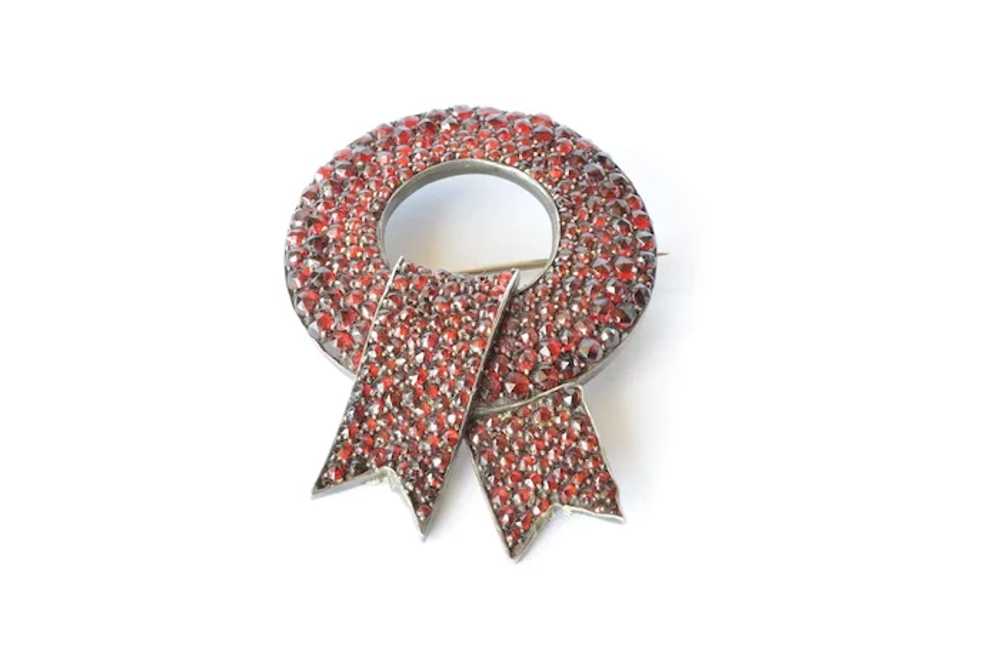 An early 20th century Bohemian garnet 'ribbon' pi… - image 7
