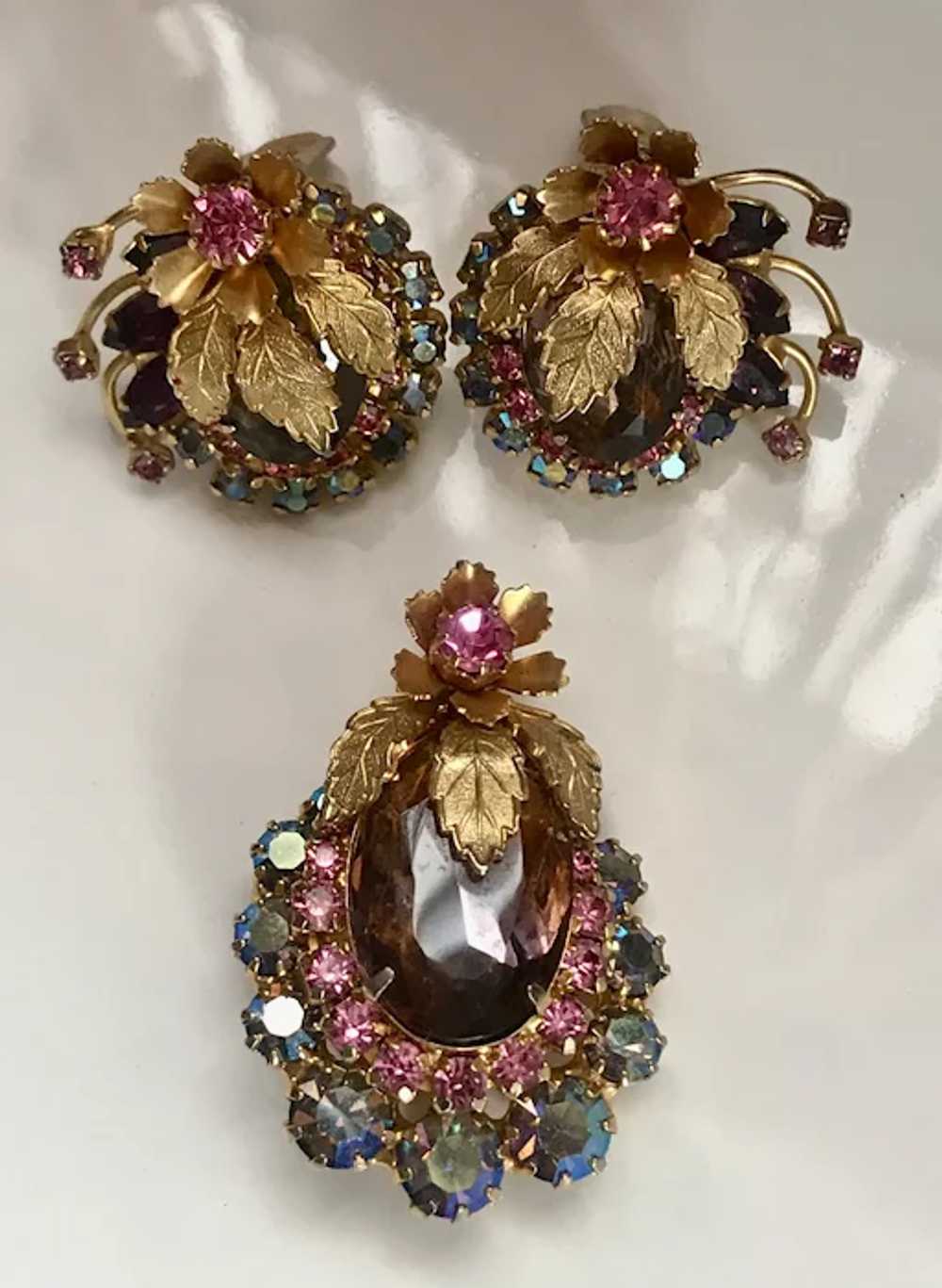 Large Goldtone Pink, Purple, and Aurora Borealis … - image 6