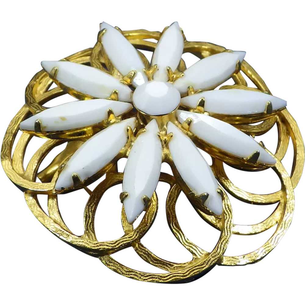 1950s Milk Glass Brooch, A classic Vintage - image 1