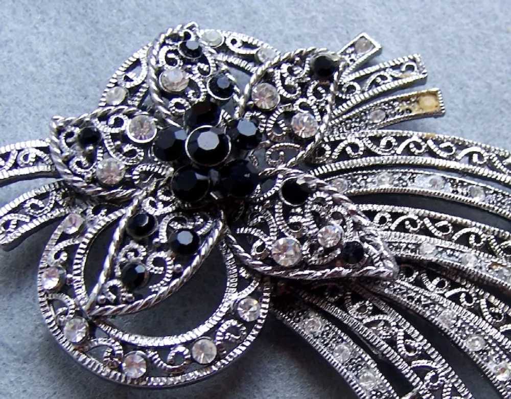 Large Hollywood Regency brooch with clear rhinest… - image 2