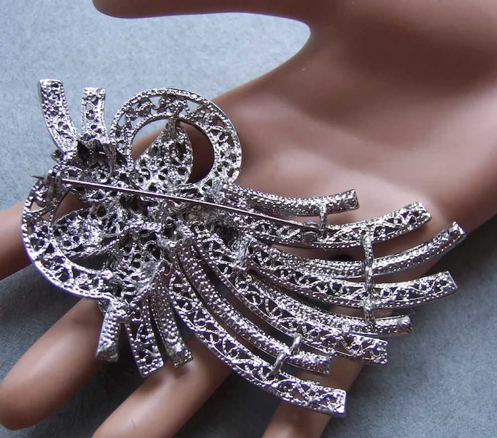 Large Hollywood Regency brooch with clear rhinest… - image 6