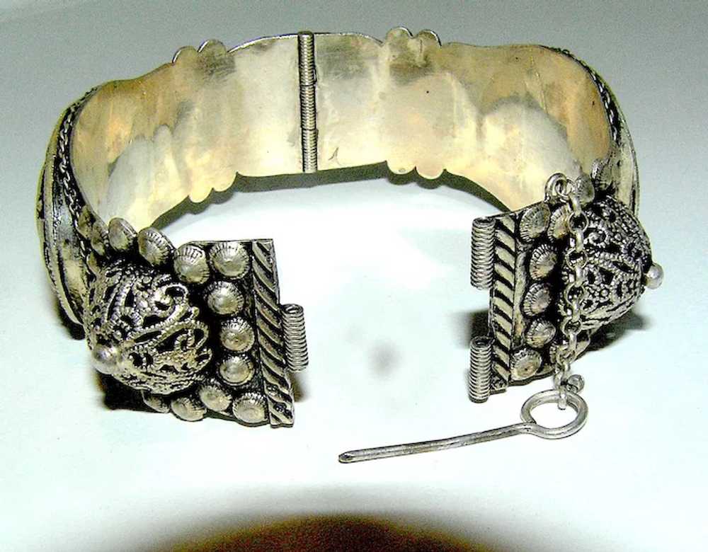 Antique Arabic Tribal 'Ethnic Silver Cuff Bracelet - image 3