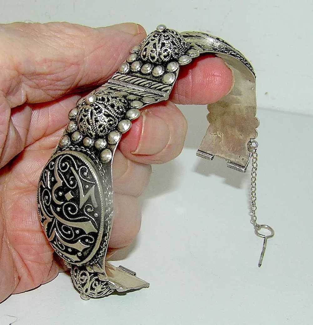 Antique Arabic Tribal 'Ethnic Silver Cuff Bracelet - image 8