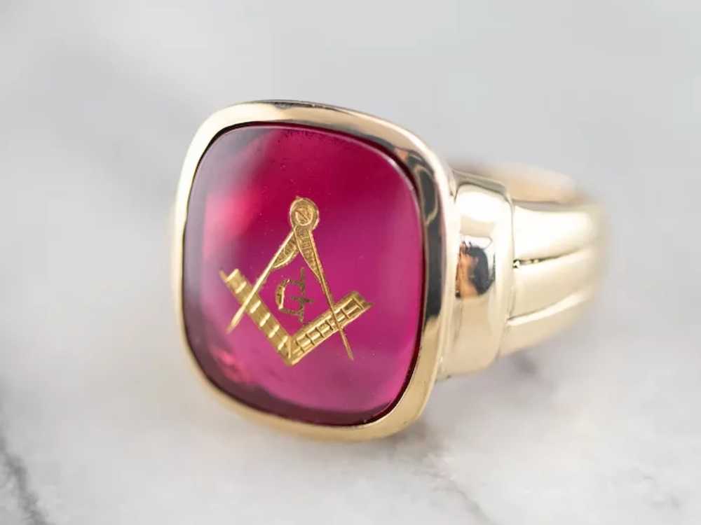 Retro Men's Ruby Red Glass Masonic Ring - image 3