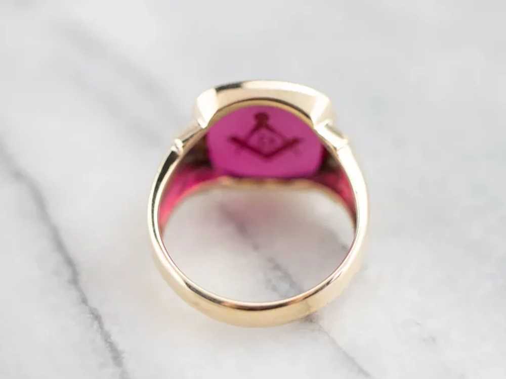 Retro Men's Ruby Red Glass Masonic Ring - image 5