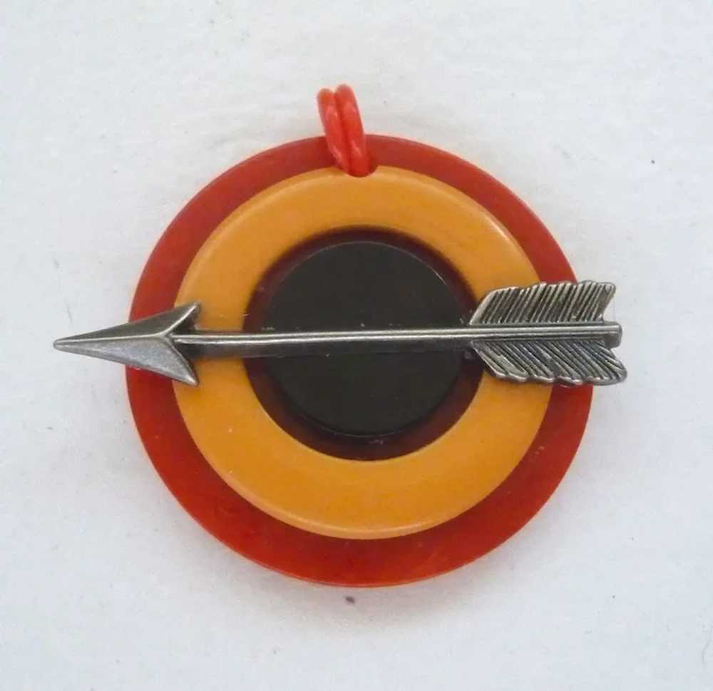 Bakelite Patriotic Colors Bullseye with Arrow Cha… - image 4