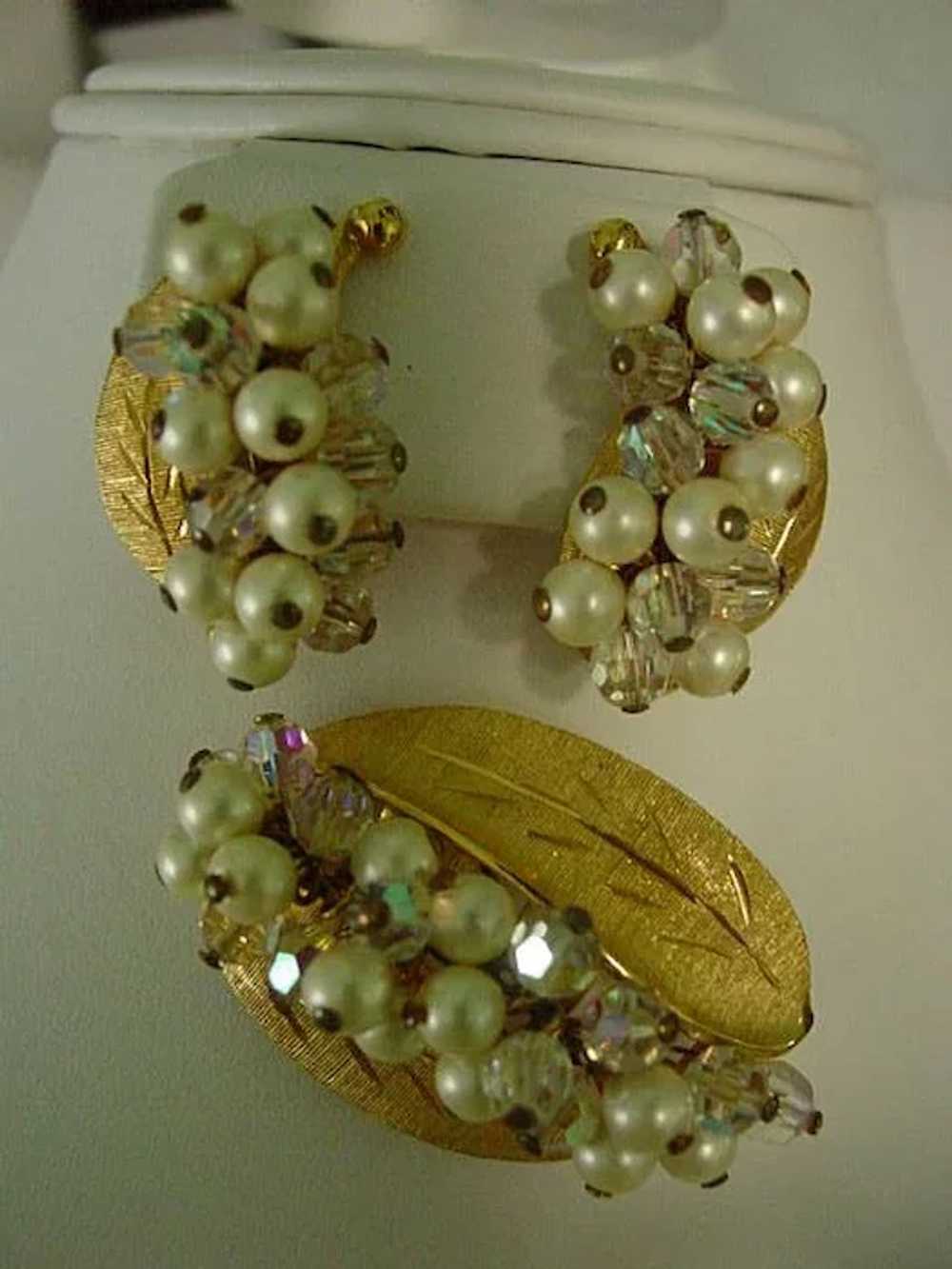 Beaded Faux Pearl and Crystal Leaf design Pin and… - image 5