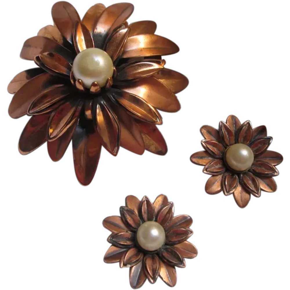 Renoir "Anemone" Faux-Pearl Centered Flower Brooc… - image 1