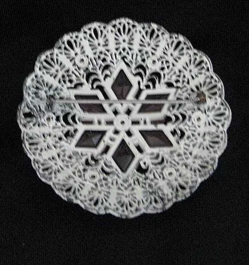 Vintage Pink & White Snowflake or Flower Filigree… - image 3