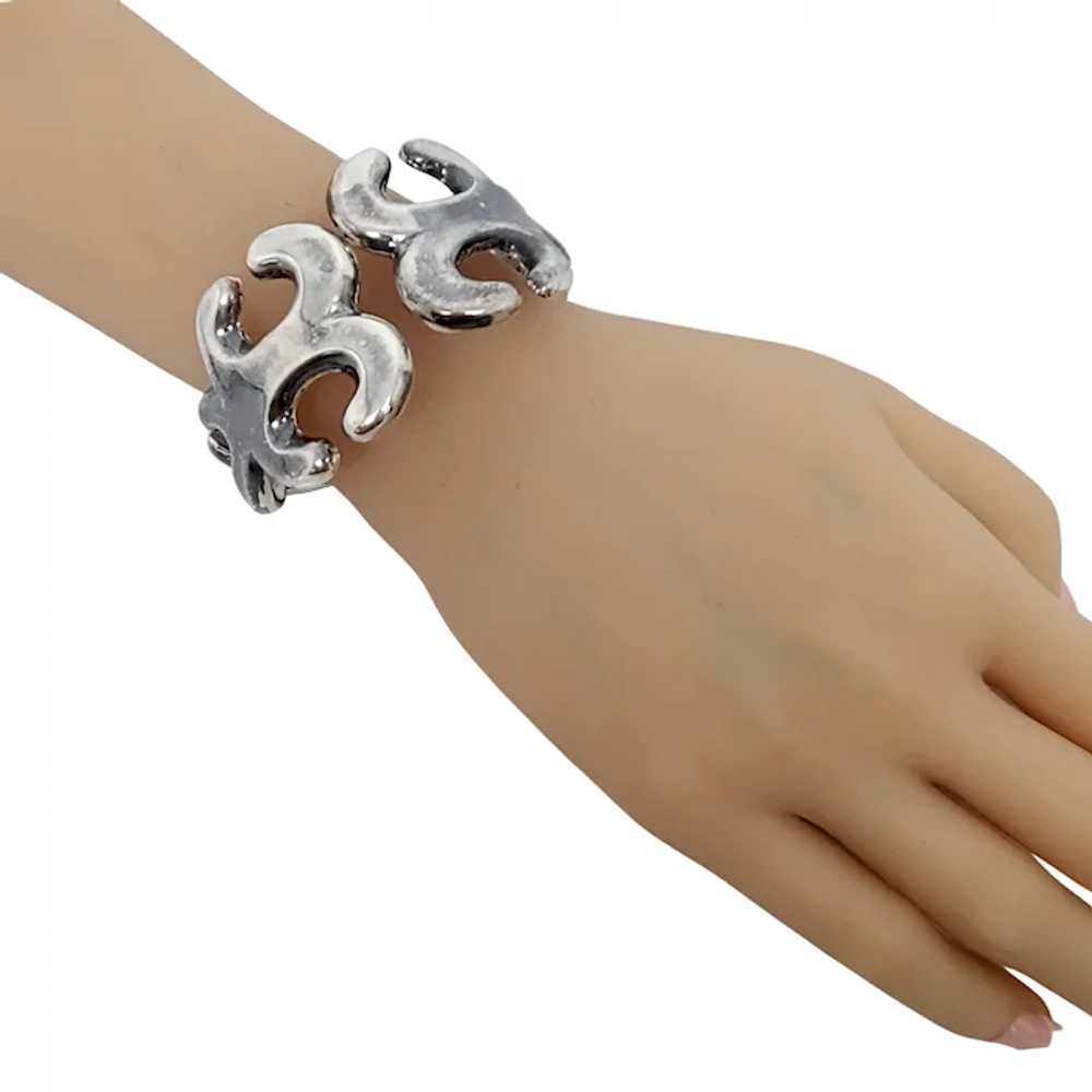 Sterling Silver Mexico Swirl Hinged Bracelet - image 9