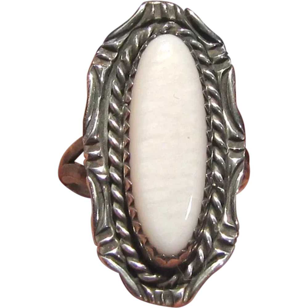 Sterling & Mother of Pearl Ring, Sz 5, 4.1 grams - image 1