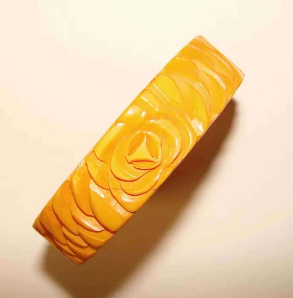 Fabulous Deeply CARVED BAKELITE Amber Color Vinta… - image 3