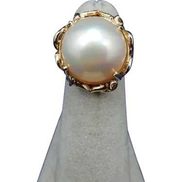 Estate 14 Karat Mobe Pearl Ring