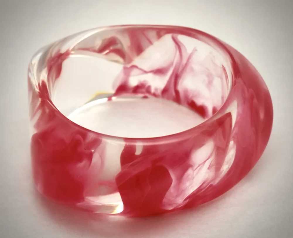 Chunky Swirled Hot Pink & Clear Twisted Triangula… - image 3