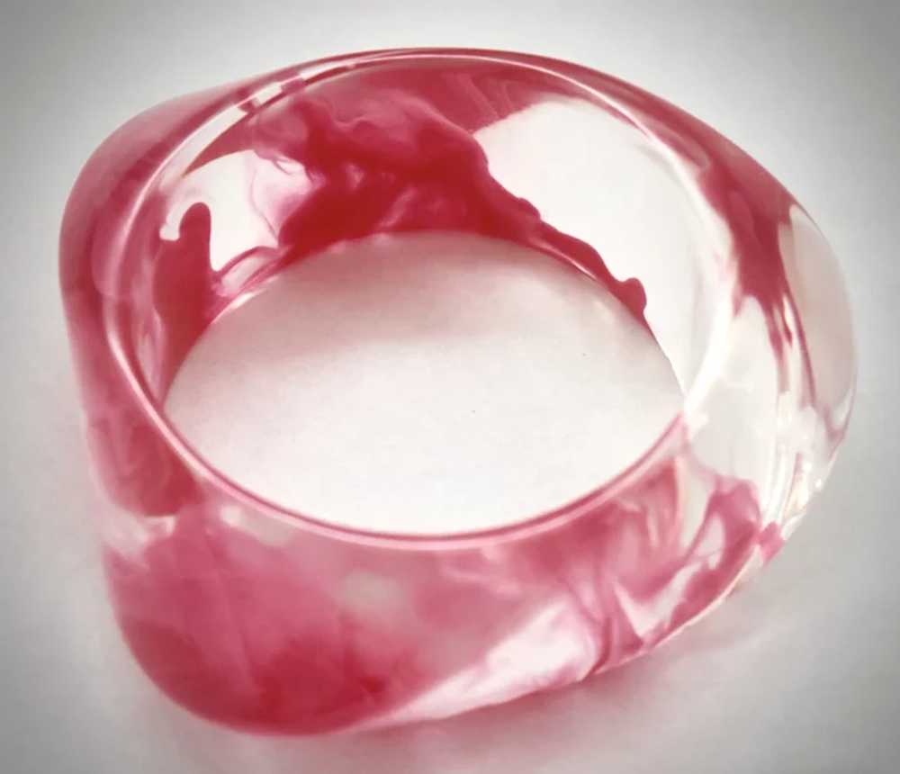 Chunky Swirled Hot Pink & Clear Twisted Triangula… - image 8
