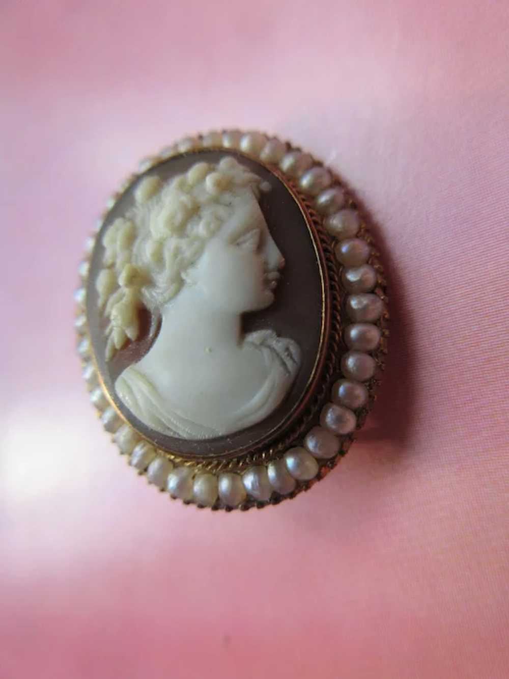 Victorian 10K Cameo Brooch with Seed Pearls - image 3