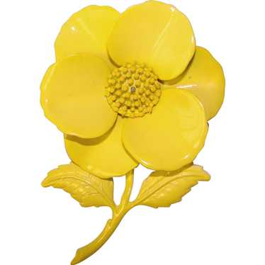 Awesome FLOWER POWER 1960s Yellow Flower Brooch