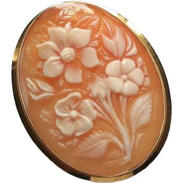 Naples Floral Shell Cameo Pendant / Pin - 18K Gol… - image 1