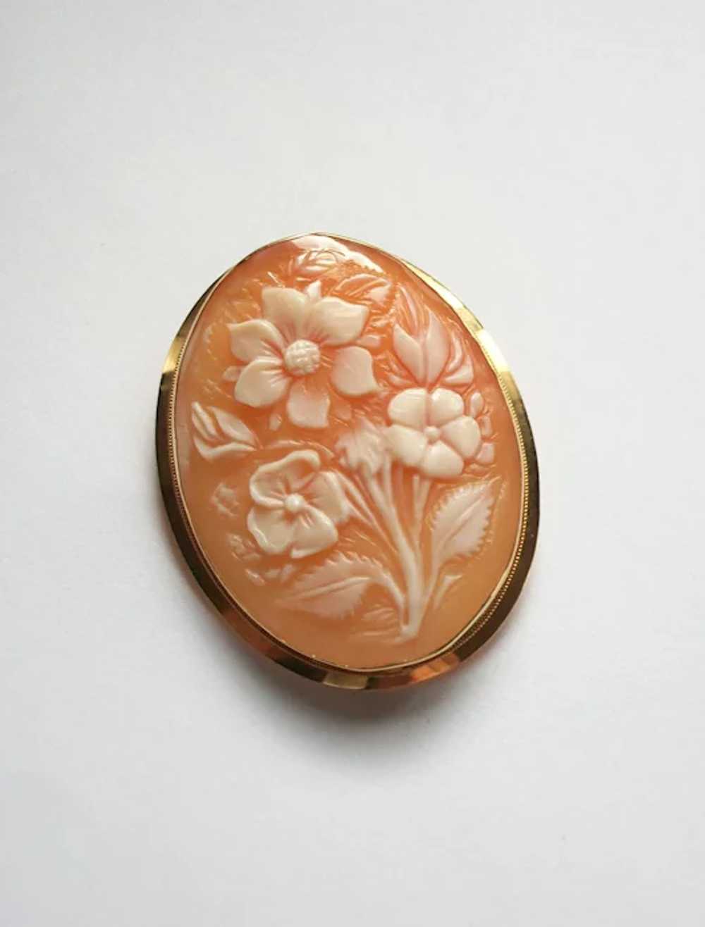 Naples Floral Shell Cameo Pendant / Pin - 18K Gol… - image 2