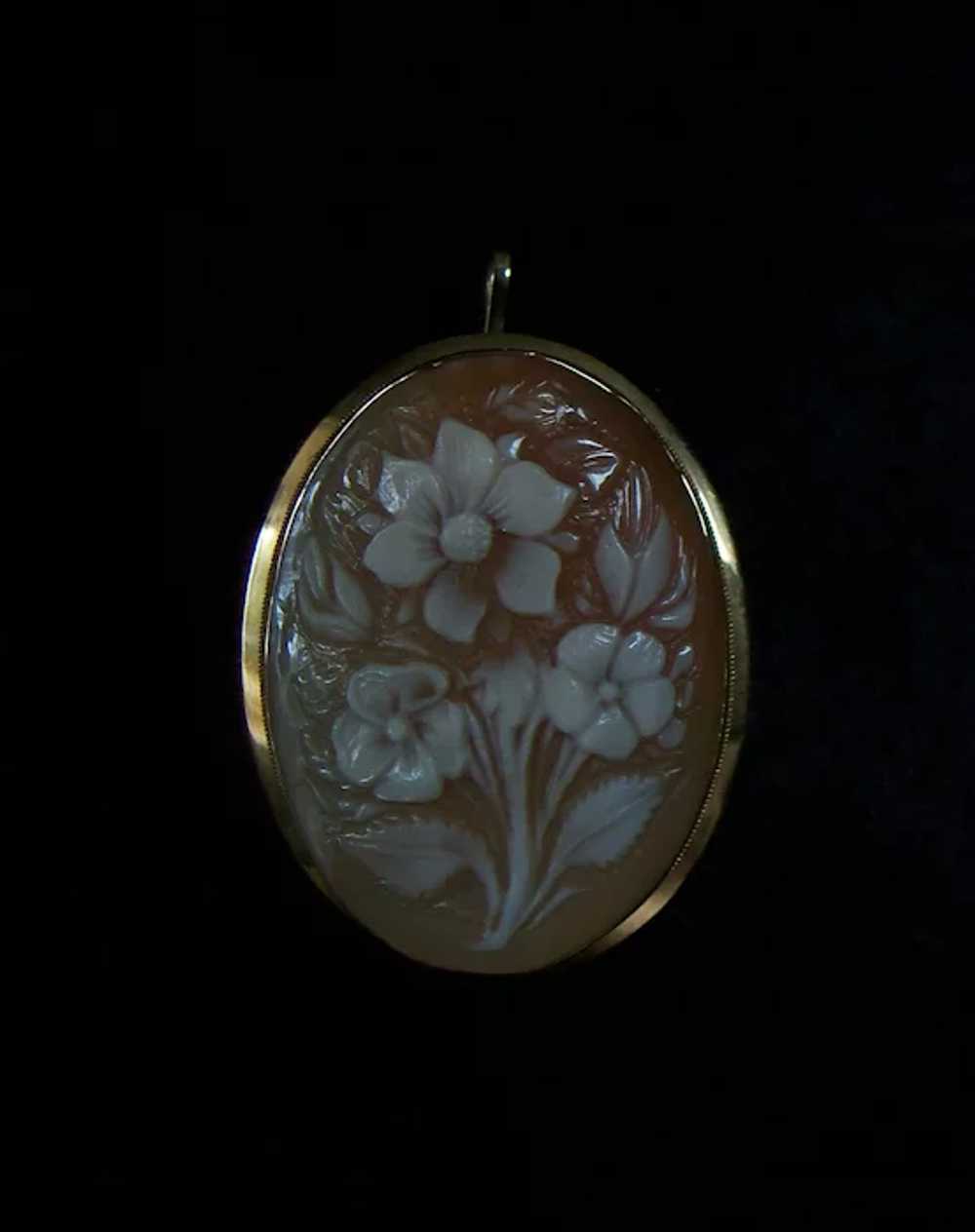 Naples Floral Shell Cameo Pendant / Pin - 18K Gol… - image 8