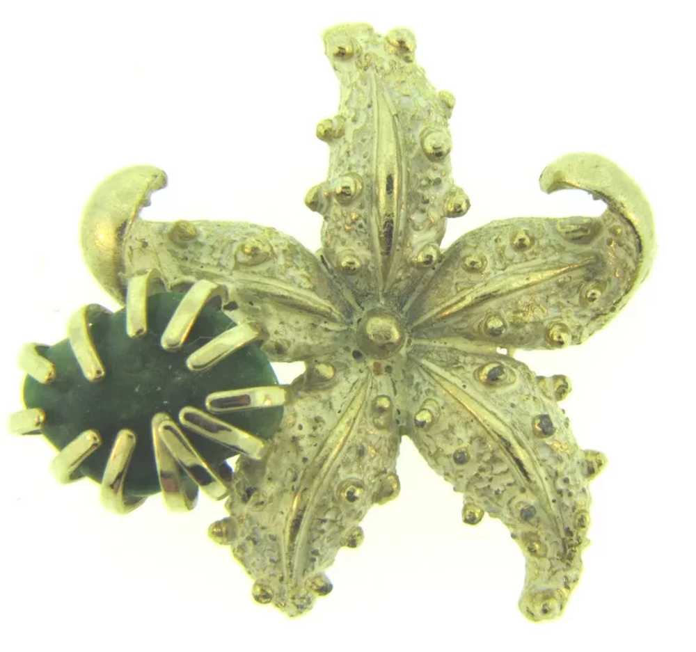 Vintage figural starfish Brooch with jade stone - image 4