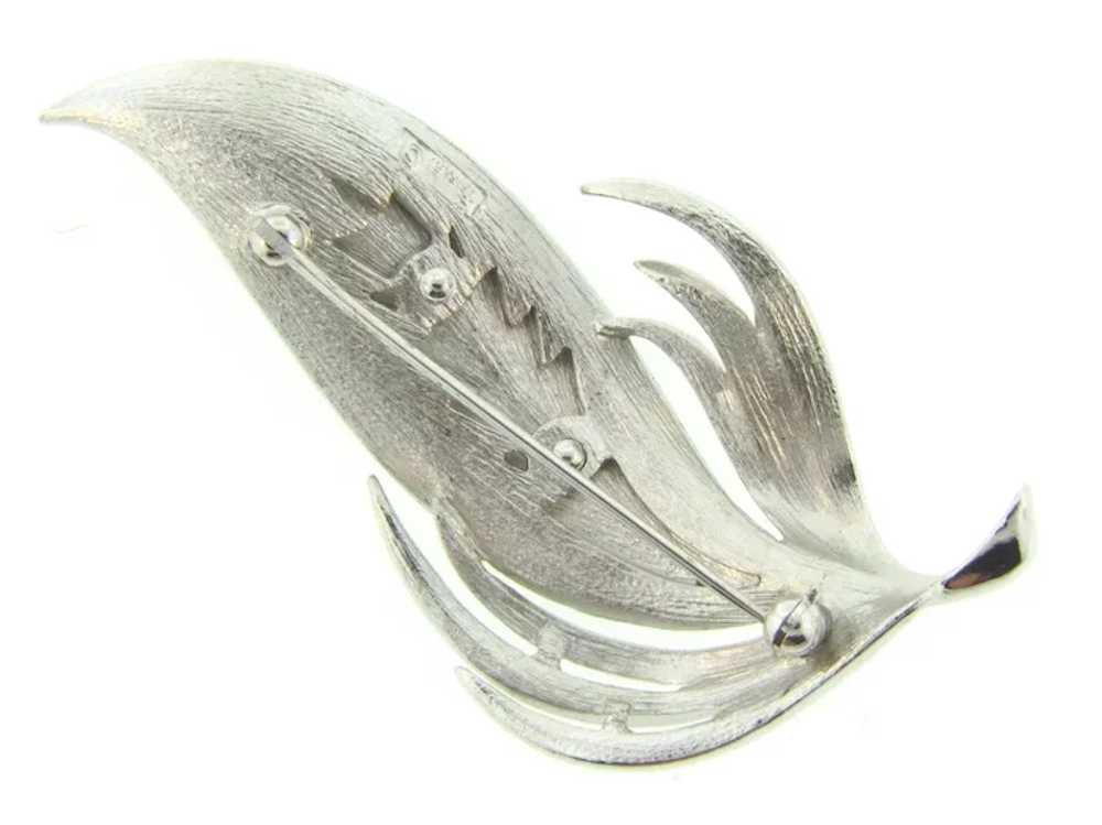 Signed Crown Trifari silver tone stylized leaf Br… - image 3