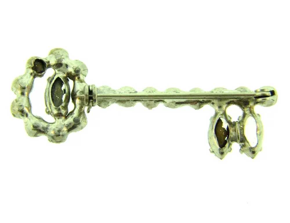 Vintage figural key Brooch with crystal rhineston… - image 2