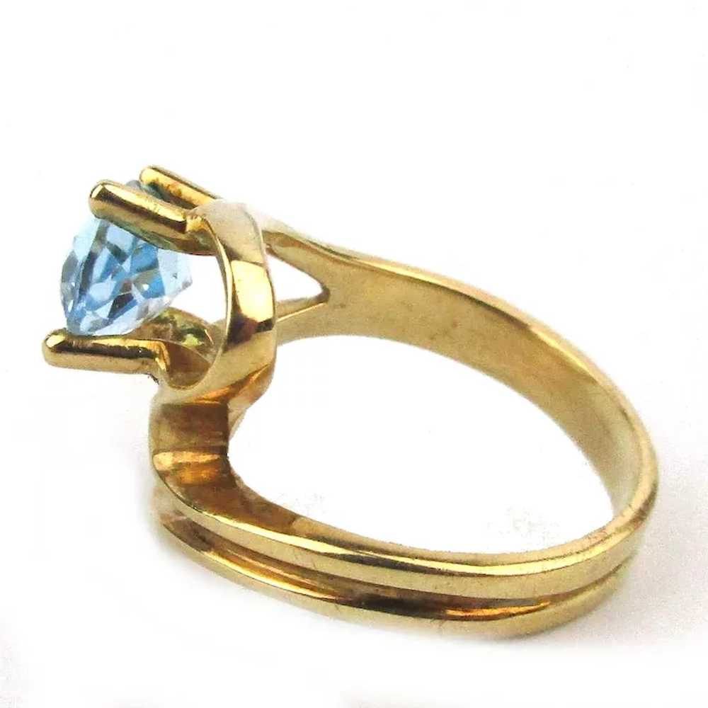 Estate 14K Gold Mexican Wavy Ring w/ Blue Topaz - image 4